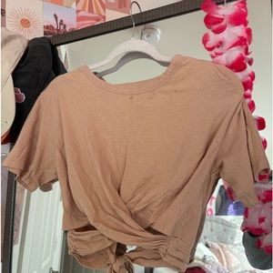 Beige AERIE cropped t-shirt With opening and tie